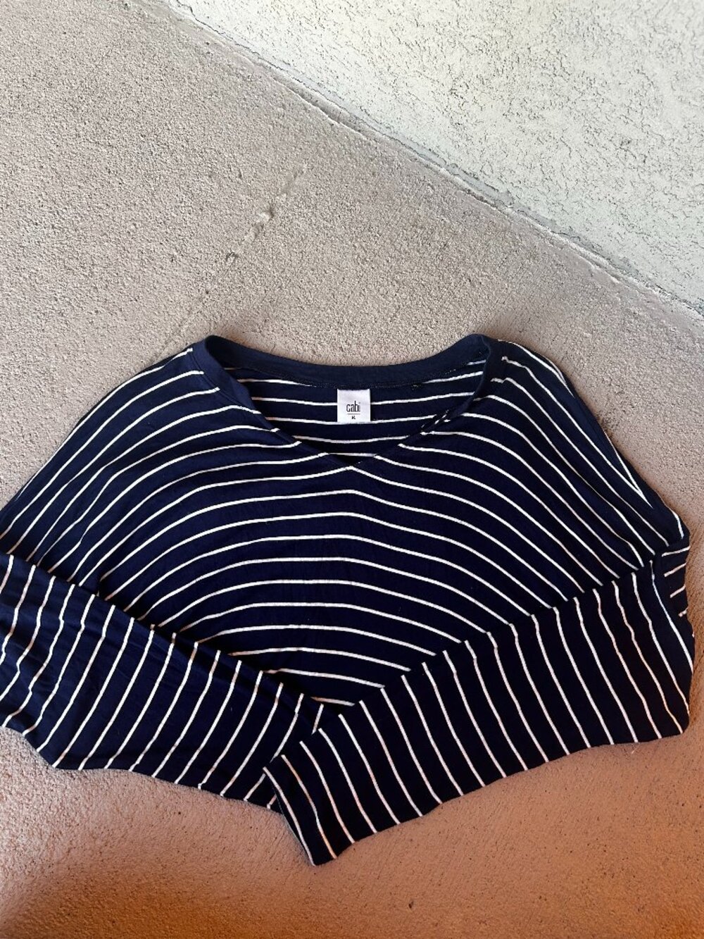 Gently used Womens CABI long sleeve navy stripe top shirt sz Med